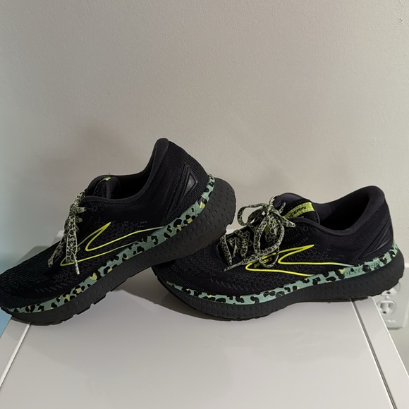 Brooks Glycerin 19 Run Wild Electric Cheetah Women's Running Shoes size 10 - Picture 5 of 8